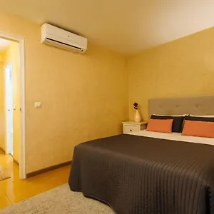 Pajaritos - Private Parking Included , Seville Spain